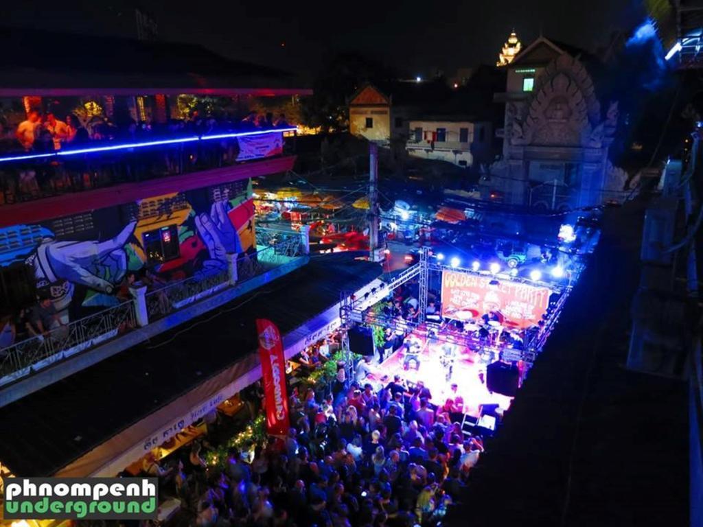 بنوم بنه Top Banana Guesthouse & Rooftop Bar المظهر الخارجي الصورة