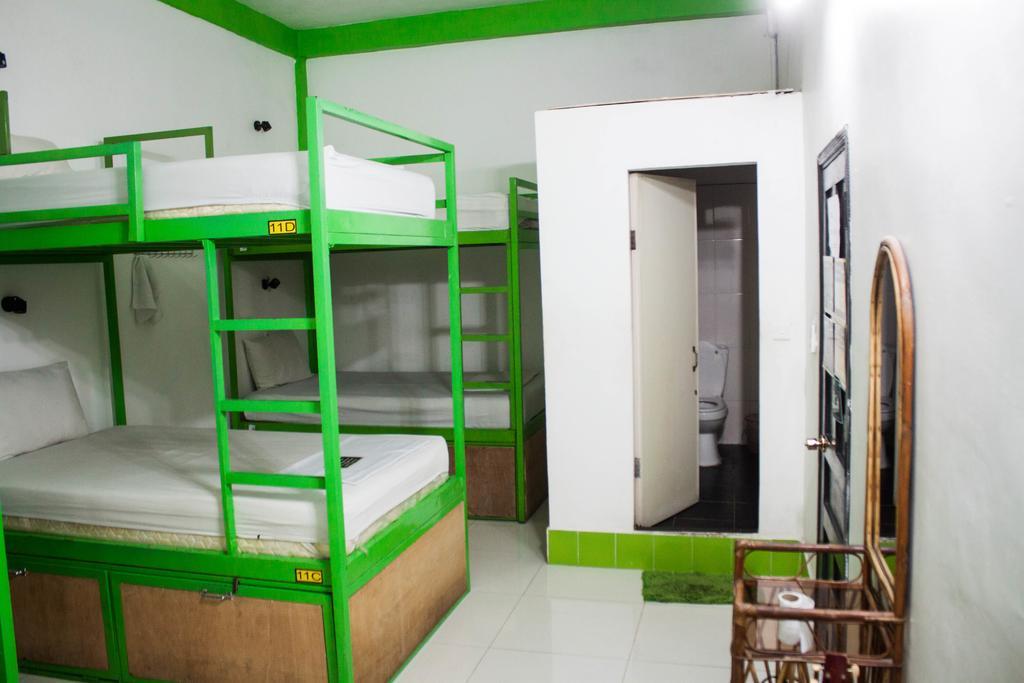 بنوم بنه Top Banana Guesthouse & Rooftop Bar المظهر الخارجي الصورة