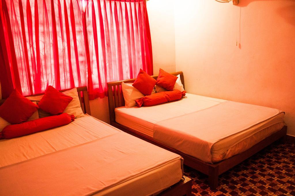 بنوم بنه Top Banana Guesthouse & Rooftop Bar المظهر الخارجي الصورة