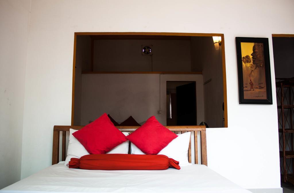 بنوم بنه Top Banana Guesthouse & Rooftop Bar المظهر الخارجي الصورة