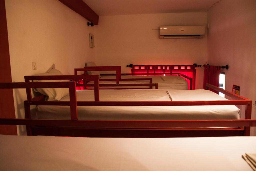 بنوم بنه Top Banana Guesthouse & Rooftop Bar المظهر الخارجي الصورة