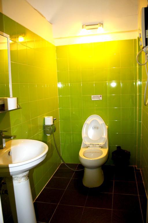 بنوم بنه Top Banana Guesthouse & Rooftop Bar المظهر الخارجي الصورة