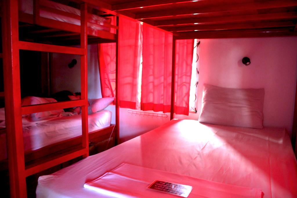 بنوم بنه Top Banana Guesthouse & Rooftop Bar المظهر الخارجي الصورة