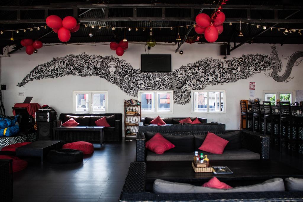 بنوم بنه Top Banana Guesthouse & Rooftop Bar المظهر الخارجي الصورة